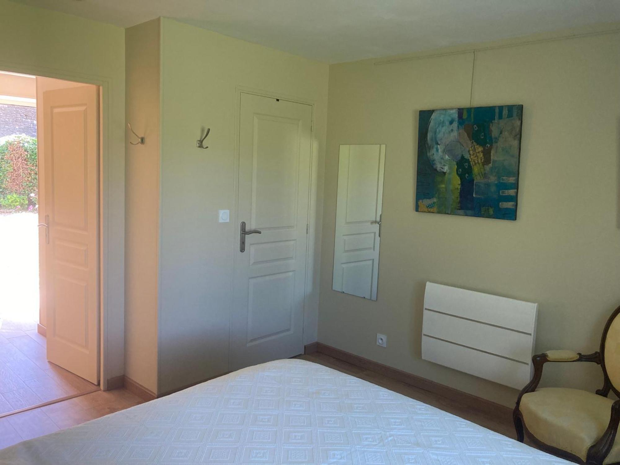 Chez Anne - Chambre Avec Salle De Bain Privative Menetou-Couture Exterior foto